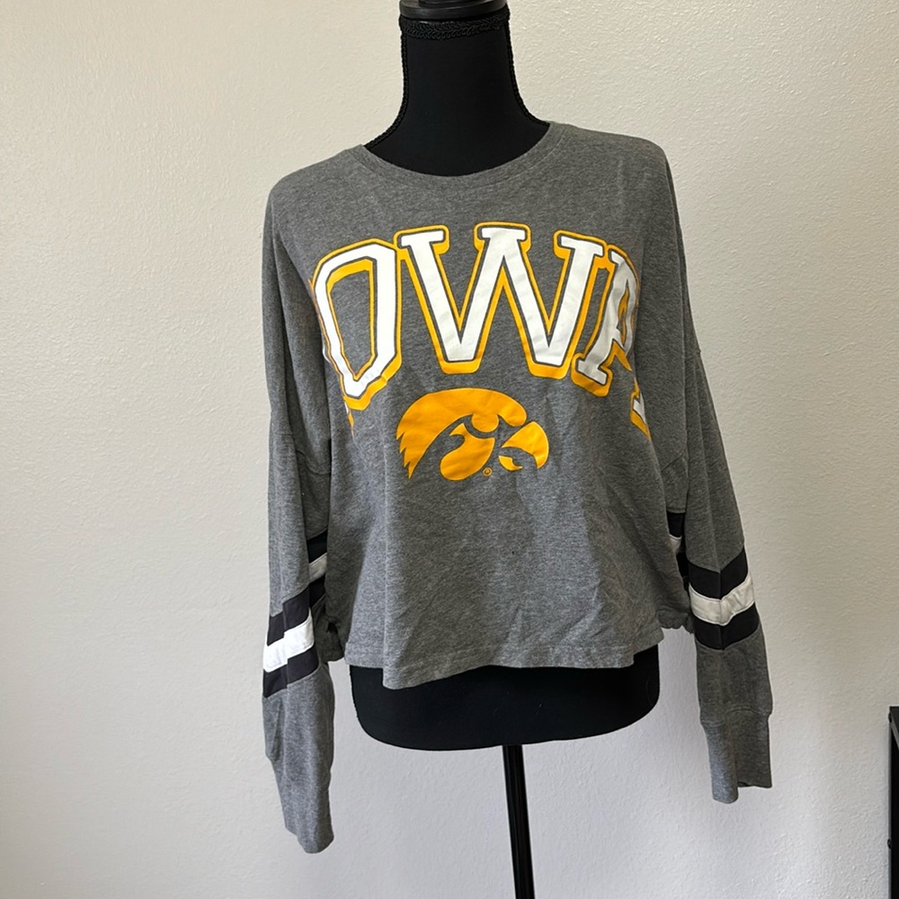 Iowa size L cropped long sleeve